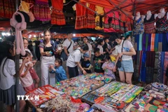 Sapa được nhiều du khách trong và ngoài nước chọn làm điểm đến du lịch, tham quan, tìm hiểu văn hóa địa phương. (Ảnh: Hoàng Hiếu/TTXVN)