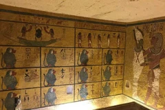 Bên trong lăng mộ Vua Tutankhamun. (Ảnh: Wikimedia Commons)