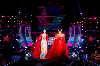 NTK Cao Minh Tiến đưa khán giả về Tràng An qua thời trang đón Xuân mới 2026