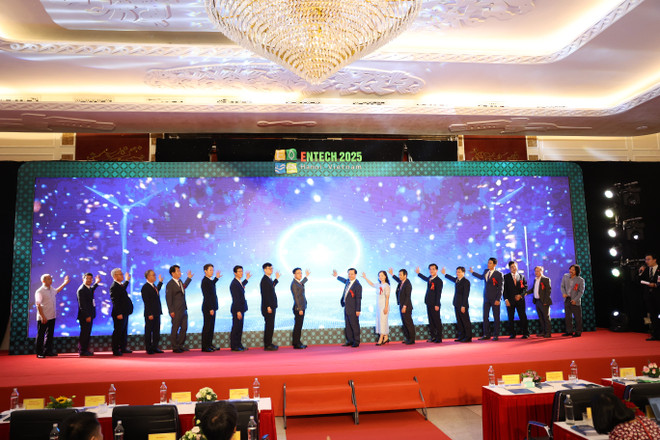 تم افتتاح مؤتمر ENTECH 2025 رسميًا في هانوي صباح يوم 25 يونيو. (الصورة: Duong Linh/Vietnam+) 2y6a5351.jpg