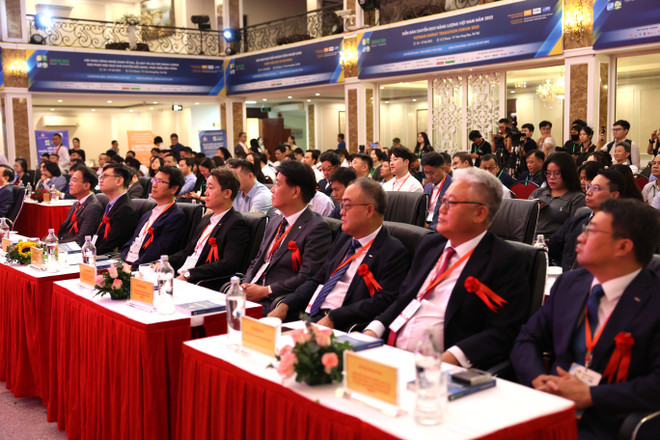 المندوبون الذين حضروا حفل افتتاح مؤتمر ENTECH 2025. (الصورة: Duong Linh/Vietnam+) 2y6a5220.jpg