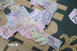 Tang vật vụ đánh bạc. (Ảnh minh họa: TTXVN phát)
