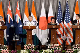 Ngoại trưởng Australia Penny Wong, Ngoại trưởng Ấn Độ Subrahmanyam Jaishankar, Ngoại trưởng Nhật Bản Motegi Toshimitsu và Ngoại trưởng Mỹ Marco Rubio trong cuộc họp báo tại Hội nghị Ngoại trưởng Nhóm Bộ Tứ (Quad) ở New Delhi, Ấn Độ, ngày 26/5/2026. (Ảnh: ANI/TTXVN)