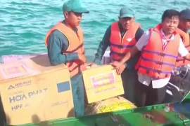 Tết Trung Thu đầm ấm của trẻ em trên quần đảo Trường Sa