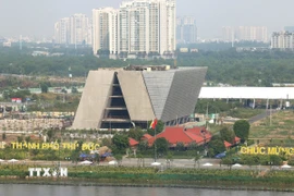 Trung tâm triển lãm quy hoạch Thành phố Hồ Chí Minh được xem là công trình mang tính biểu tượng trong Khu đô thị mới Thủ Thiêm. (Ảnh: Hồng Đạt/TTXVN)