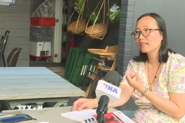 Bà Quỳnh Iris de Prelle trả lời phỏng vấn phóng viên TTXVN tại Brussels. (Ảnh : Duy Tùng/TTXVN)