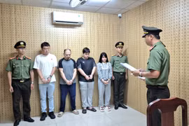 Các đối tượng trong vụ án. (Ảnh: TTXVN phát)