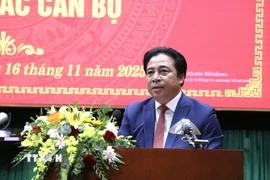 Đồng chí Nguyễn Khắc Toàn, Phó Bí thư Thành ủy Huế phát biểu nhận nhiệm vụ. (Ảnh: Mai Trang/TTXVN)