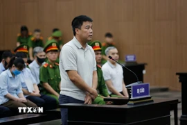 Chủ tịch Tập đoàn Phúc Sơn Nguyễn Văn Hậu trình bày tại phiên tòa sáng 4/7/2025. (Ảnh: Quốc Lũy/TTXVN) 