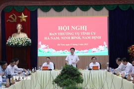 Bí thư Tỉnh ủy, Chủ tịch UBND tỉnh Hà Nam Trương Quốc Huy phát biểu tại hội nghị. (Ảnh: Thanh Tuấn/TTXVN)