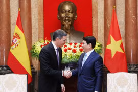 Chủ tịch nước Lương Cường tiếp Thủ tướng Tây Ban Nha Pedro Sánchez. (Ảnh: Lâm Khánh/TTXVN)