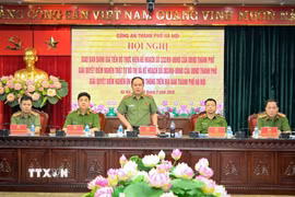 Trung tướng Nguyễn Thanh Tùng chỉ rõ: Bức tranh trật tự đô thị không thể sáng lên nếu các cấp chính quyền chỉ "khoán trắng" cho lực lượng Công an. (Ảnh: Trung Mạnh/TTXVN)