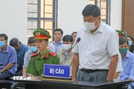 Bị cáo Nguyễn Bảo Sinh (sinh năm 1976), nguyên Phó Chủ tịch Ủy ban Nhân dân thành phố Long Xuyên (cũ), tỉnh An Giang, tại phiên tòa. (Ảnh: Công Mạo/TTXVN)