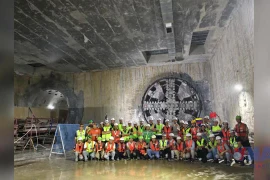 Cận cảnh chiếc máy đào hầm TBM số 2 mang tên "Táo bạo” tại ga ngầm S10-Cát Linh