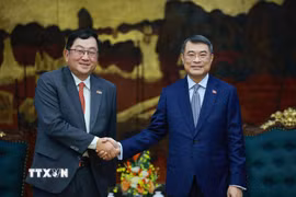 Thủ tướng Lê Minh Hưng tiếp Đại sứ Malaysia tại Việt Nam Dato’ Tan Yang Thai đến chào từ biệt. (Ảnh: Dương Giang/TTXVN)