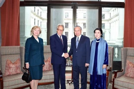 Tổng Bí thư Tô Lâm và Phu nhân tiếp Công tước xứ Richmond Charles Gordon-Lennox và Phu nhân. (Ảnh: Thống Nhất/TTXVN)