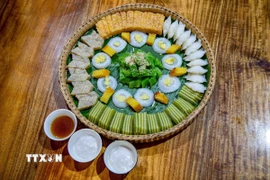 Sự nổi tiếng của nhiều loại bánh dân gian ở Cồn Sơn cũng góp phần phát huy giá trị ẩm thực dân gian Nam Bộ đến với du khách. (Ảnh: Thanh Liêm/TTXVN)