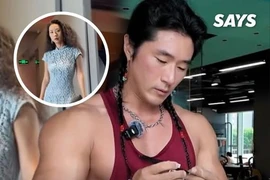 Zheng Tianyuan và chiếc váy của bạn gái. (Nguồn: SAYS)