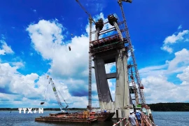 Dự án cầu Phước An (thành phố Phú Mỹ) một trong những dự án đầu tư công. (Ảnh: Hoàng Nhị/TTXVN)