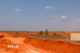 Khu vực xây dựng Hạng mục hàng không dân dụng của sân bay Phan Thiết. (Ảnh: Nguyễn Thanh/TTXVN)
