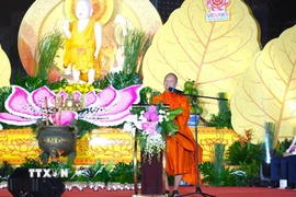 Hòa thượng Giáo sư, Tiến sỹ Phra Brahmapundit, Chủ tịch Ủy ban Tổ chức quốc tế Đại lễ Vesak Liên hợp quốc phát biểu.(Ảnh: Minh Phú/TTXVN)