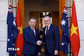 Tổng Bí thư, Chủ tịch nước Tô Lâm gặp hẹp Thủ tướng Australia Anthony Albanese. (Ảnh: Thống Nhất/TTXVN)