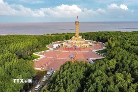 Đất Mũi Cà Mau - nơi chứa đựng cảm xúc thiêng liêng mà bất cứ du khách nào cũng cảm nhận được khi đặt chân đến đây. (Ảnh: Chanh Đa/TTXVN)