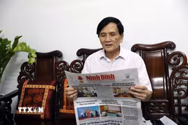 Ông Trần Bá An (Bí thư Chi bộ tổ 3) đóng góp ý kiến sau khi theo dõi bài phát biểu bế mạc của Tổng Bí thư, Chủ tịch nước Tô Lâm. (Ảnh: Đại NghĩaTTXVN)