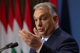 Thủ tướng Hungary Viktor Orban phát biểu trong một cuộc họp báo tại Budapest. (Ảnh: THX/TTXVN)