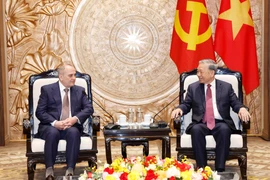 Tổng Bí thư Tô Lâm tiếp ông Tahir Budagov, Phó Chủ tịch kiêm Chánh Văn phòng Trung ương Đảng Azerbaijan Mới. (Ảnh: Thống Nhất/TTXVN)