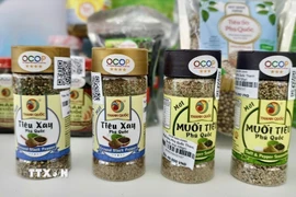 Sản phẩm tiêu Phú Quốc đạt OCOP 3 sao của tỉnh An Giang trưng bày tại triển lãm sản phẩm OCOP tiêu biểu vùng Đồng bằng sông Cửu Long. (Ảnh: Thanh Sang/TTXVN)