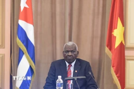 Chủ tịch Quốc hội Chính quyền nhân dân Cuba Esteban Lazo Hernández tham dự cuộc họp của các ủy ban Quốc hội hai nước. (Ảnh: Việt Hùng/TTXVN)