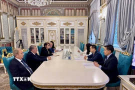 Đoàn công tác của VASS làm việc tại Viện Hàn lâm Khoa học Quốc gia Azerbaijan. (Ảnh: TTXVN phát)