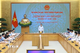 Thủ tướng Lê Minh Hưng, Chủ tịch Hội đồng Thi đua-Khen thưởng Trung ương chủ trì phiên họp lần thứ nhất nhiệm kỳ 2026-2031. (Ảnh: Dương Giang/TTXVN)