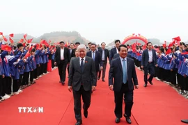 Đồng chí Đỗ Văn Chiến, Ủy viên Bộ Chính trị, Phó Chủ tịch Thường trực Quốc hội, dự lễ thông xe. (Ảnh: Đức Thọ/TTXVN)