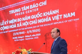 Thứ trưởng Thường trực Bộ Văn hoá - Thể thao và Du lịch Lê Hải Bình - Giám đốc Trung tâm báo chí phát biểu khai mạc buổi lễ. (Ảnh: Hoàng Hiếu/TTXVN)