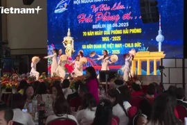 Hội người Hải Phòng tại Đức kỷ niệm 70 năm giải phóng thành phố hoa phượng đỏ