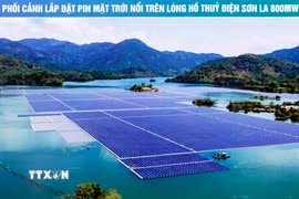 Phối cảnh lắp đặt pin mặt trời trên lòng hồ thủy điện Sơn La. (Ảnh: Quang Quyết/TTXVN)