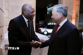 Tổng Bí thư Tô Lâm gặp Phó Thủ tướng Anh David Lammy. (Ảnh: Thống Nhất/TTXVN)