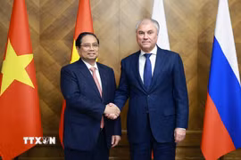 Thủ tướng Phạm Minh Chính hội kiến Chủ tịch Duma Quốc gia Liên bang Nga Vyacheslav Volodin. (Ảnh: Dương Giang/TTXVN)