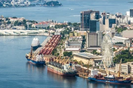 Quang cảnh cảng hàng hóa ở Rio de Janeiro, Brazil. (Ảnh: THX/TTXVN)