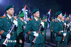 Các lực lượng lần lượt vào vị trí. (Ảnh: TTXVN)