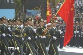 Khối Quân Giải phóng nhân dân Trung Quốc diễu qua Lễ đài. (Ảnh: TTXVN)