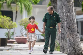 Vinamilk "viết tiếp câu chuyện hòa bình" bằng tranh và hành động