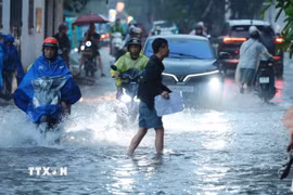 Chiều và đêm 14/8, khu vực Bắc Bộ dự báo có mưa dông. (Ảnh: Phạm Tuấn Anh/TTXVN)