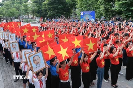Chào mừng kỷ niệm 80 năm Cách mạng tháng Tám thành công (19/8/1945 - 19/8/2025) và Quốc khánh nước Cộng hòa xã hội chủ nghĩa Việt Nam (02/9/1945 -02/9/2025), sáng 16/8/2025, tại vườn hoa Vạn Xuân, thành phố Hà Nội, Trung ương Hội Liên hiệp Thanh niên Việt Nam phối hợp với Hội Liên hiệp Thanh niên Việt Nam thành phố Hà Nội tổ chức Lễ chào cờ "Tôi yêu Tổ quốc tôi" cấp Trung ương. (Ảnh: An Đăng/TTXVN)