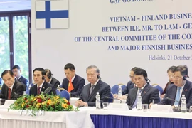 Tổng Bí thư Tô Lâm gặp một số doanh nghiệp tiêu biểu của Phần Lan tại thủ đô Helsinki, ngày 21/10/2025. (Ảnh: Thống Nhất/TTXVN)