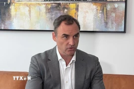 Ông Jarrod Leak, Giám đốc điều hành của Liên minh Hiệu suất Năng lượng Australia (A2EP) - một tổ chức phi lợi nhuận - nhận định khu vực Đông Nam Á và châu Á-Thái Bình Dương chịu ảnh hưởng về vấn đề năng lượng liên quan đến xung đột ở Trung Đông. (Ảnh: Lê Đạt/TTXVN)