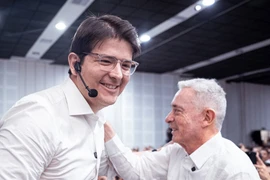 Ông Miguel Uribe (trái). (Nguồn: Colombia Reports)