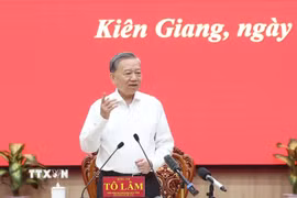 Tổng Bí thư Tô Lâm phát biểu chỉ đạo tại cuộc làm việc với Ban Thường vụ Tỉnh ủy Kiên Giang và Thường trực Tỉnh ủy An Giang. (Ảnh: Thống Nhất/TTXVN)